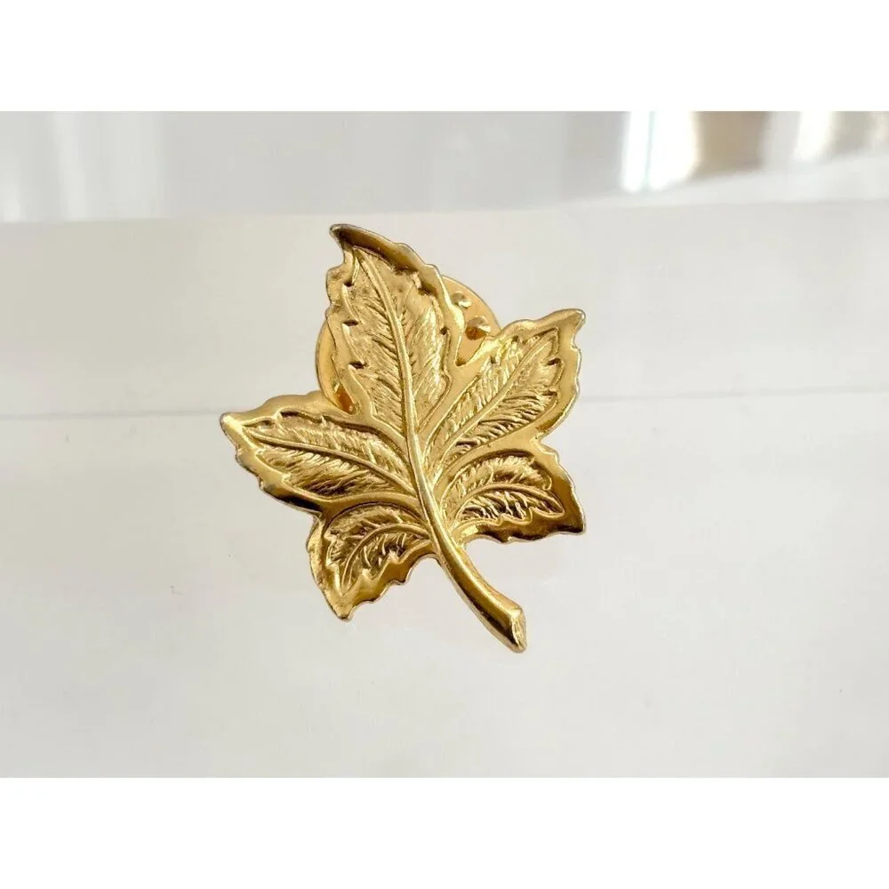 Leaf Shaped Textured Gold Toned Vintage Cute Costume Jewelry Brooch | Lapel Pin